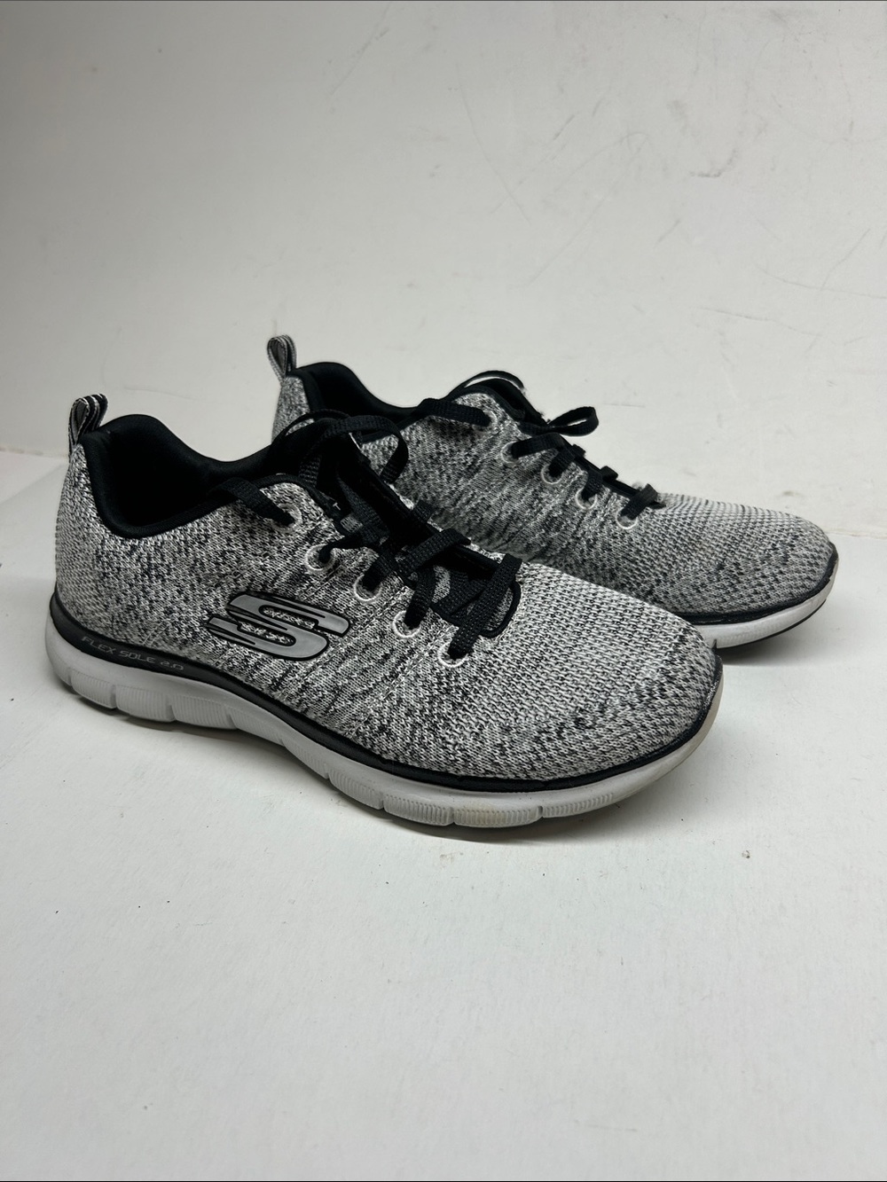 Skechers Men's Black and Gray Knit Lace-Up Sneakers